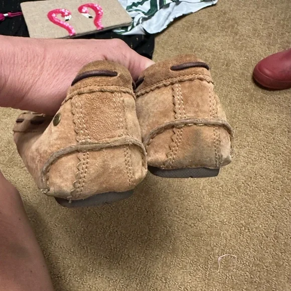 Tan Suede UGG Moccasins with Bow Detail - Picture 3 of 5